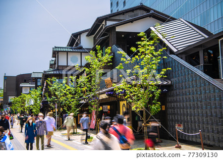 Odawara cityscape of Japan Redevelopment of the east exit of Odawara station, Minaka Odawara. The lower part is an image of a post town 77309130