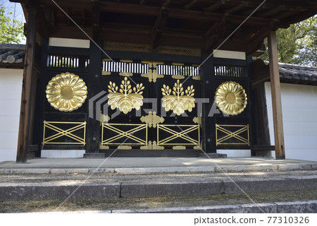 Sanpoin Karamon Daigoji Temple 77310326