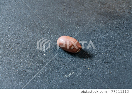 Peeled peanuts 77311313