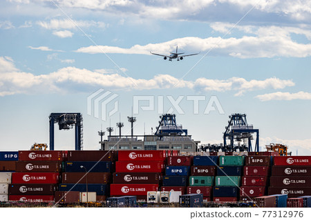 Logistics / marine containers and aircraft Logistics / marine containers and aircraft 77312976