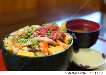 海鮮chirashi壽司 海鮮chirashi壽司 77313434