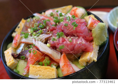 海鮮chirashi壽司 77313461