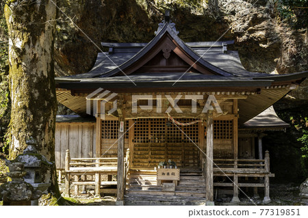 Fudoin Iwayado Iwaya Shrine Wakasa Town, Yazu District, Tottori Prefecture Fudoin Iwayado Iwaya Shrine Wakasa Town, Yazu District, Tottori Prefecture 77319851