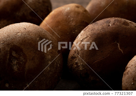 Shiitake Shiitake 77321307