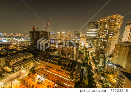 正在建造的大廈和夜景（豐洲） 77323246