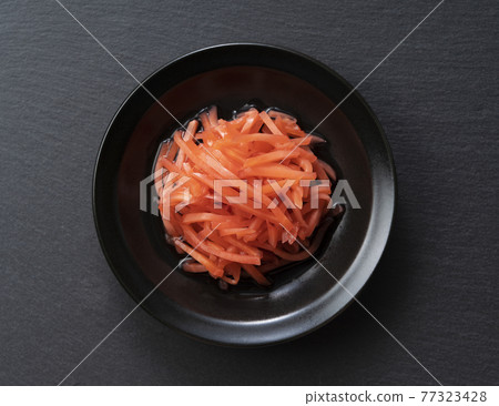 Red pickled ginger Red pickled ginger 77323428