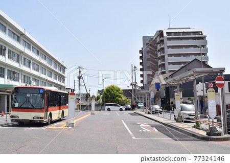 神奈川縣小田原市光津站前的街景 神奈川縣小田原市光津站前的街景 77324146