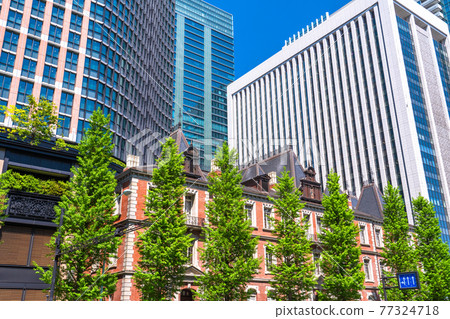 《Tokyo》 Marunouchi office district, early summer 《Tokyo》 Marunouchi office district, early summer 77324718