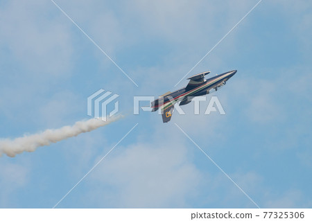 意大利空軍雜技隊“Frecce Tricolori”單人回升 意大利空軍雜技隊“Frecce Tricolori”單人回升 77325306