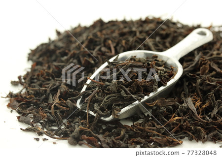 Tea leaves 77328048