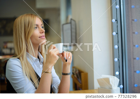 The girl in workplace the cafe The girl in workplace the cafe 77328296