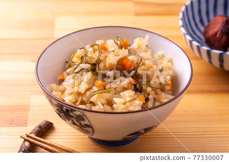 Rice cooked with suki kelp 77330007