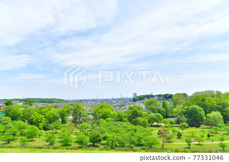 View toward Higashimurayama from Tamako Dam / Sayama Park (Higashimurayama City, Tokyo) [2021.4] 77331046