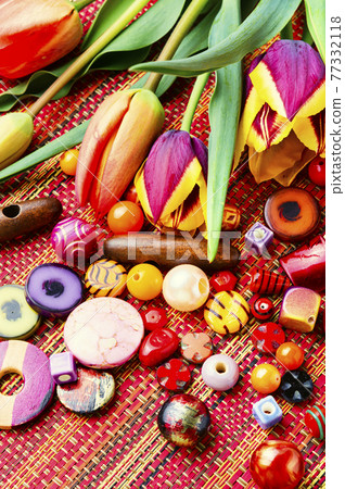 Decorative colorful beads Decorative colorful beads 77332118