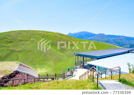 Scenery of Mt. Omuro, Izu (Spring) Scenery of Mt. Omuro, Izu (Spring) 77336399