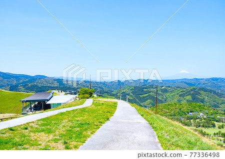 伊豆大室山的風景(春季):俯瞰富士山 伊豆大室山的風景(春季):俯瞰富士山 77336498