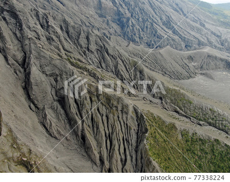 Aerial view of the ridgeline of Sakurajima from the sky above Yunohira Observatory 77338224