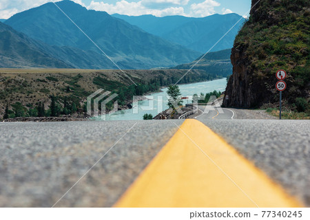 Chuysky trakt road in the Altai mountains. 77340245