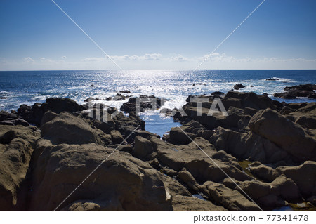 The blue sky and sea of Nojimasaki in Shirahama, Minami-Boso, Chiba Prefecture The blue sky and sea of Nojimasaki in Shirahama, Minami-Boso, Chiba Prefecture 77341478