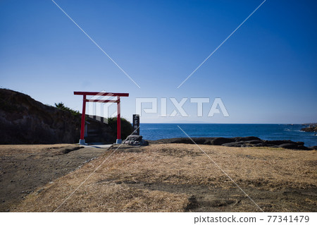 Red torii gate of Mitsumine Shrine in Nojimasaki, located in Shirahama, Minami-Boso, Chiba Prefecture Red torii gate of Mitsumine Shrine in Nojimasaki, located in Shirahama, Minami-Boso, Chiba Prefecture 77341479