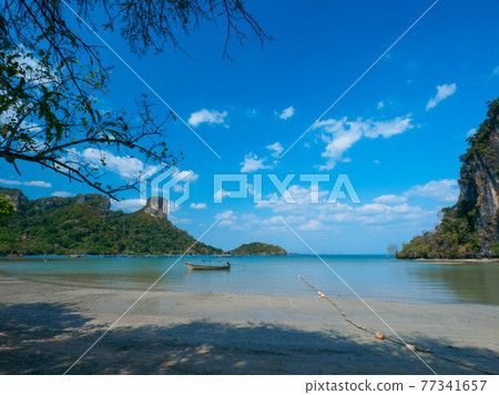 Tropical beach with pier (East Railay Beach, Krabi Province, Kingdom of Thailand) Tropical beach with pier (East Railay Beach, Krabi Province, Kingdom of Thailand) 77341657