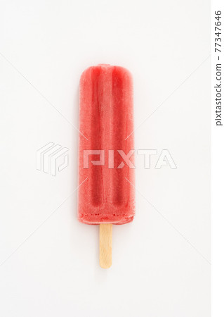 Strawberry popsicle on white background 77347646