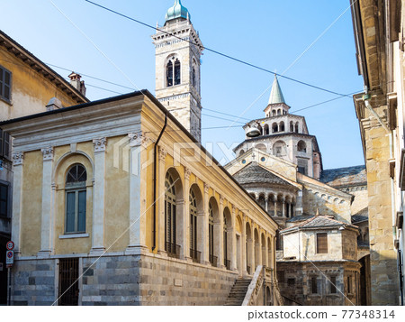 Fontanone Visconteo and Basilica in Bergamo town Fontanone Visconteo and Basilica in Bergamo town 77348314
