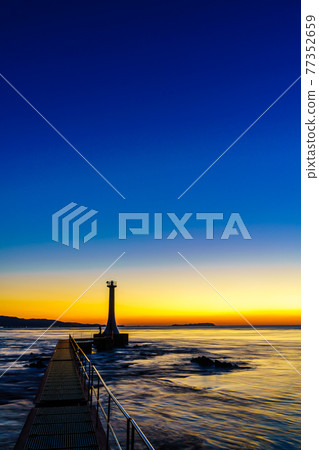 After sunset at Sezumesaki Lighthouse [Minamishimabara City, Nagasaki Prefecture] 77352659