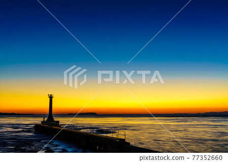 After sunset at Sezumesaki Lighthouse [Minamishimabara City, Nagasaki Prefecture] 77352660