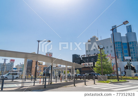 Scenery in front of the station Katsuta Station 77352928