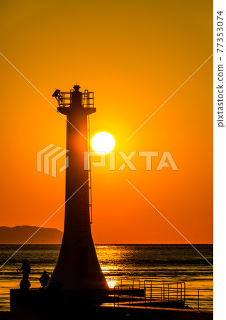 Sunset at Sezumesaki Lighthouse [Minamishimabara City, Nagasaki Prefecture] 77353074