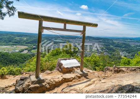 Kompira Shrine on the hill with a view (Hiwadayama hiking course) 77354244