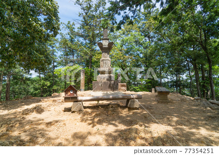 The summit of Mt. Hiwada (Mt. Hiwada hiking course) The summit of Mt. Hiwada (Mt. Hiwada hiking course) 77354251