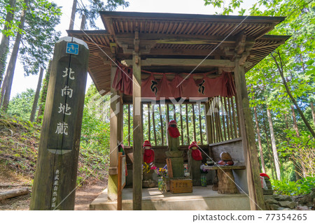 Kitakomu Jizo (Hiwada Mountain Hiking Course) Kitakomu Jizo (Hiwada Mountain Hiking Course) 77354265