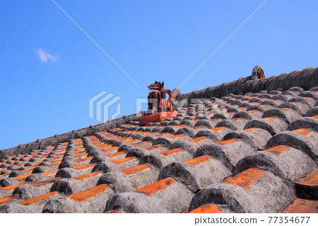 沖繩紅瓦和志佐的風景 77354677