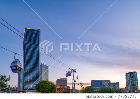 橫濱空中纜車開通的橫濱港未來夜景 橫濱空中纜車開通的橫濱港未來夜景 77355773