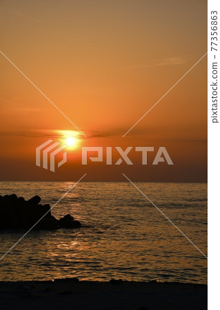 日本海的美妙日落 日本海的美妙日落 77356863