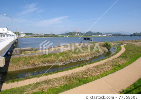 福岡縣遠賀河口的魚路公園和河口堰 福岡縣遠賀河口的魚路公園和河口堰 77359505