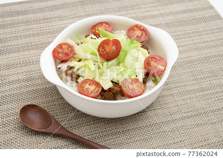 手工製作炸玉米餅飯 手工製作炸玉米餅飯 77362024