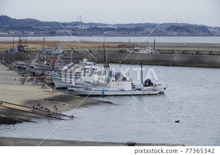 Tokoname sea and fishing boat Tokoname sea and fishing boat 77365342