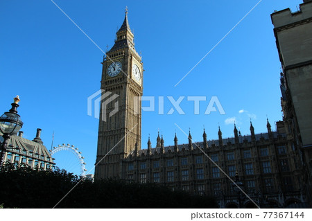 Big Ben and blue sky Big Ben and blue sky 77367144