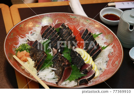 Dish serving Dish serving 77369910