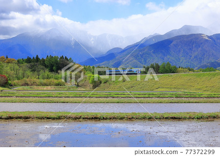 High Rail 1375 going through the countryside 77372299
