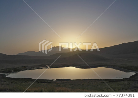 [阿蘇草千里浜（日出）]熊本縣阿蘇市草千里浜 77374391