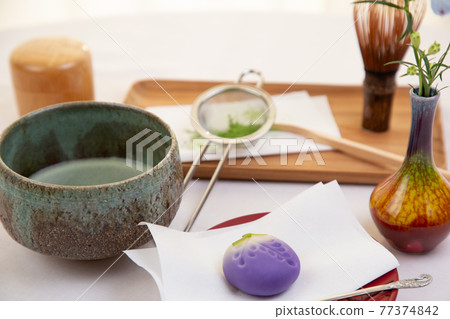 Neri-kiri of wisteria and matcha and tea utensils Neri-kiri of wisteria and matcha and tea utensils 77374842