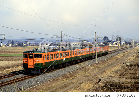 1998 4 series 115 ordinary trains running on the Tohoku Main Line 1998 4 series 115 ordinary trains running on the Tohoku Main Line 77375105