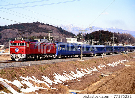 1998 EF8180 Blue Train Hokutosei 運行在東北本線 77375221