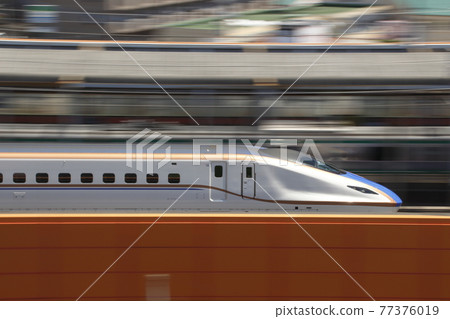 Joetsu / Hokuriku Shinkansen E 7 series (follow shot) 77376019