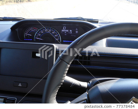 Center meter in the center of the dashboard 77378484