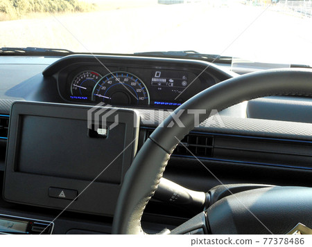 Center meter in the center of the dashboard Center meter in the center of the dashboard 77378486